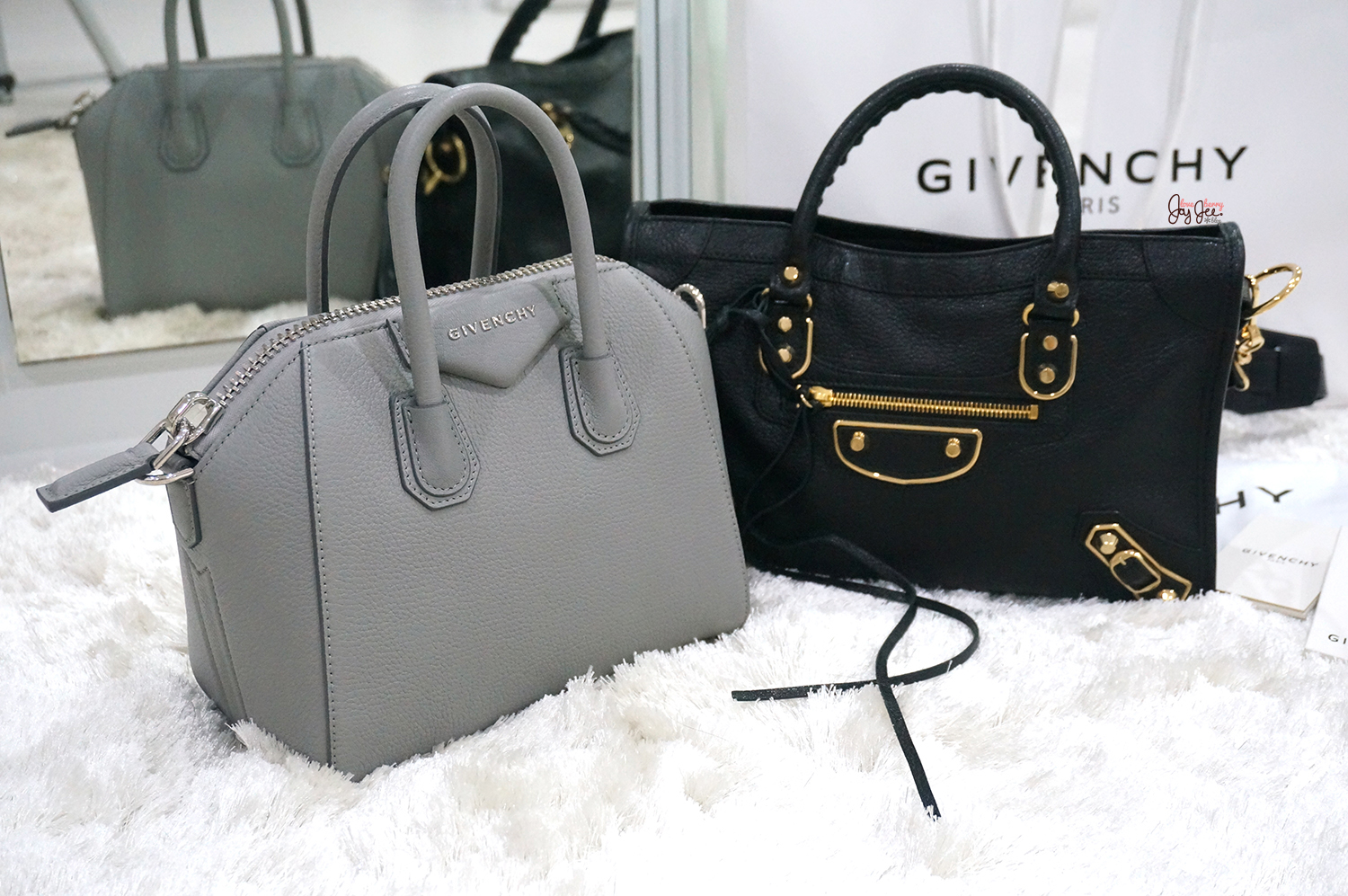 Review Givenchy Antigona Small Leather, Pearl Gray | Loveberry Joyjee